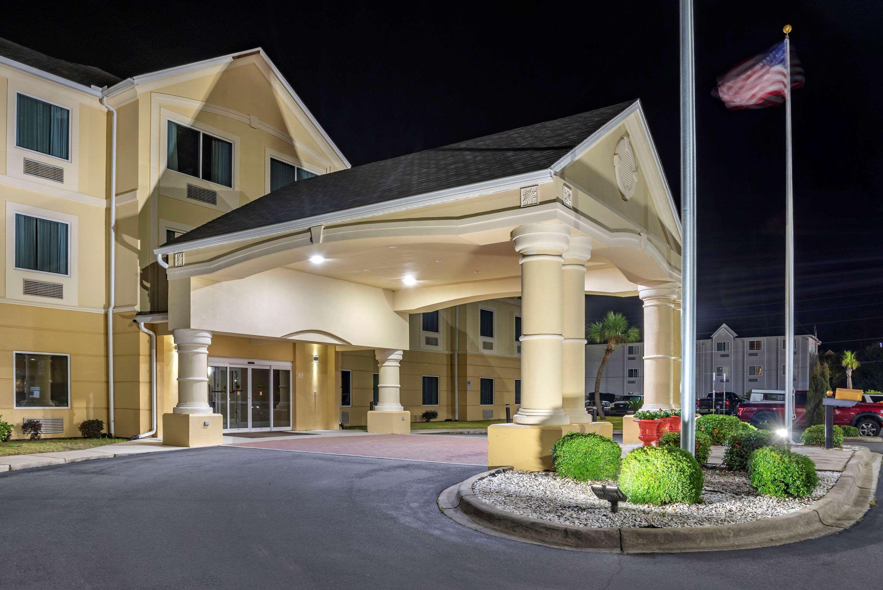 Comfort Inn & Suites Marianna I-10 Exterior photo